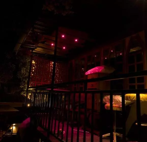 Hotelli Mannath Private Pool Villas At Vellarimala