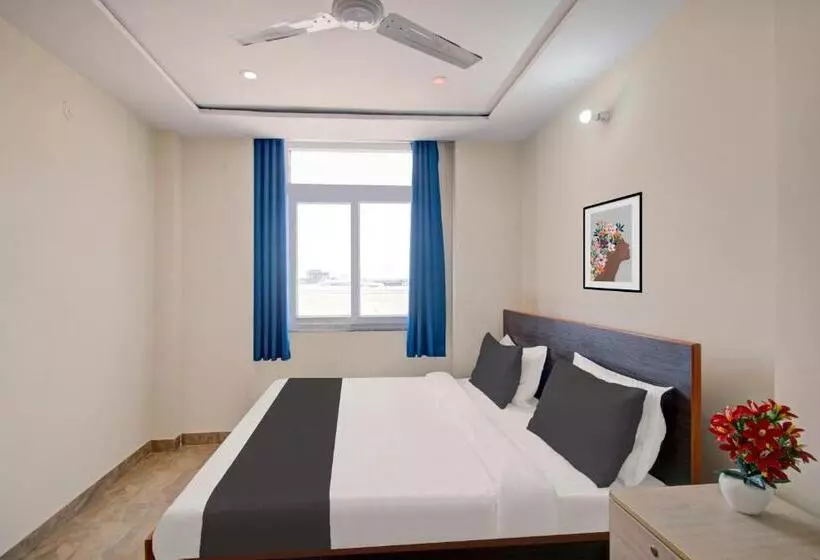 هتل Oyo Samrat P Guest House