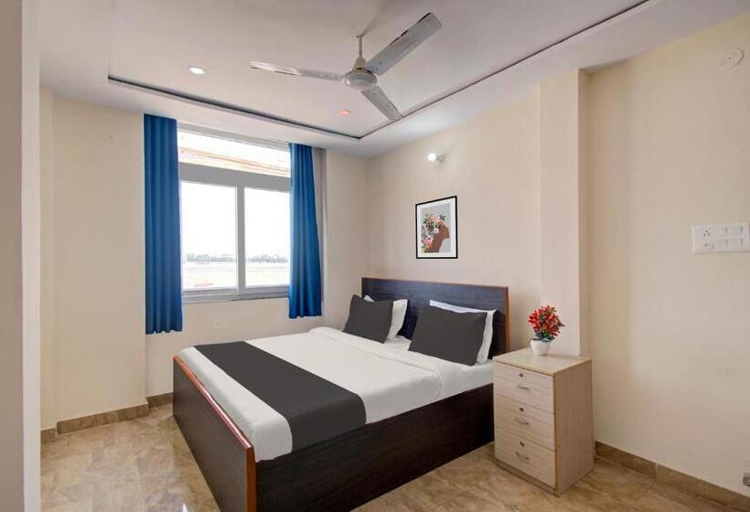 בית מלון כפרי Oyo Samrat P Guest House