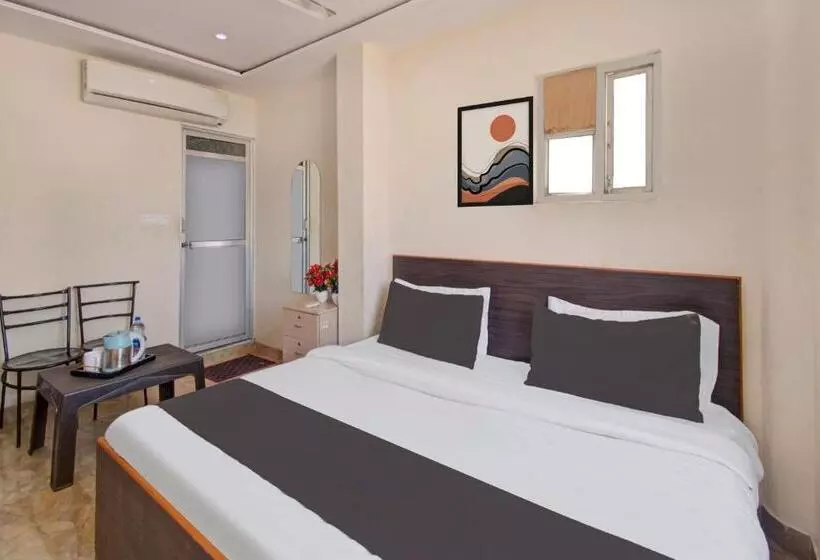 هتل Oyo Samrat P Guest House