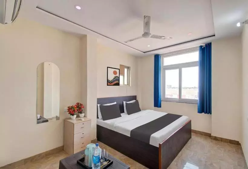هتل Oyo Samrat P Guest House