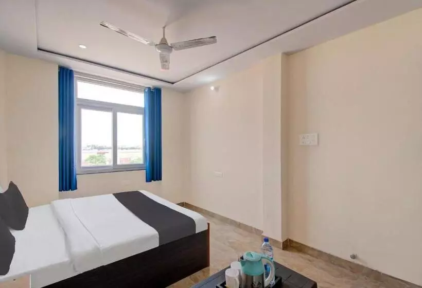 هتل Oyo Samrat P Guest House