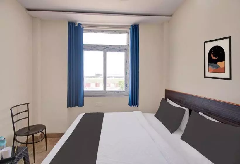 هتل Oyo Samrat P Guest House