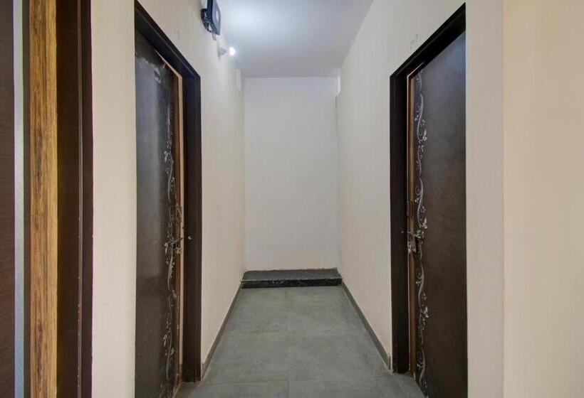 בית מלון כפרי Oyo Samrat P Guest House