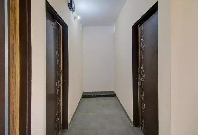 هتل Oyo Samrat P Guest House