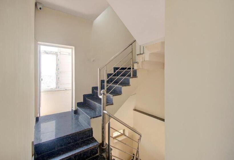 בית מלון כפרי Oyo Samrat P Guest House