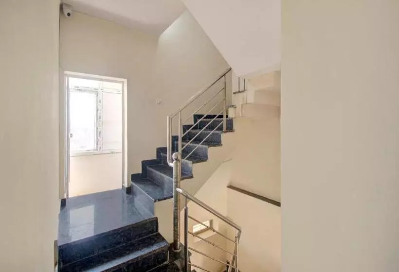 هتل Oyo Samrat P Guest House
