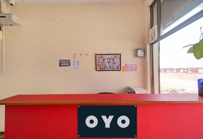 בית מלון כפרי Oyo Samrat P Guest House