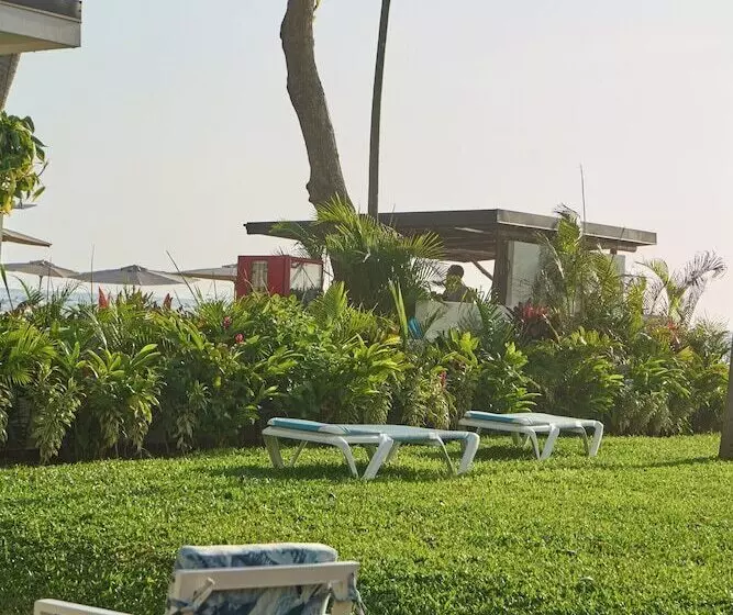 Hotelli Perla De La Playa Beachfront