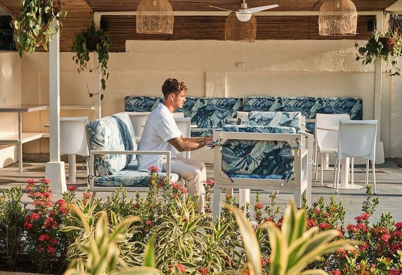 هتل Perla De La Playa Beachfront