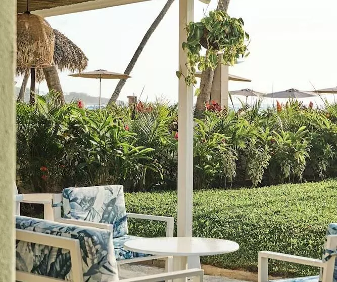 Hotelli Perla De La Playa Beachfront