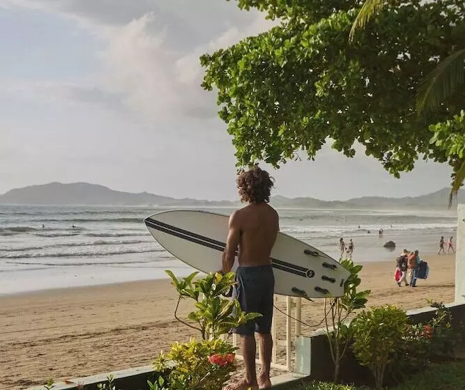 Hotelli Perla De La Playa Beachfront