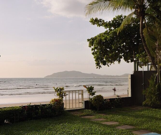 هتل Perla De La Playa Beachfront