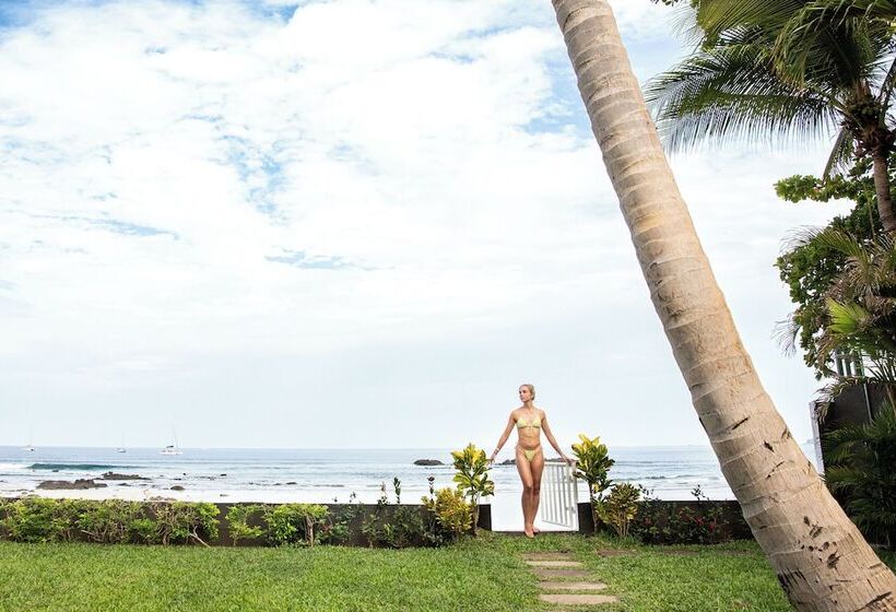 هتل Perla De La Playa Beachfront