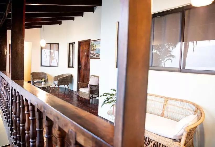 Hotelli Perla De La Playa Beachfront