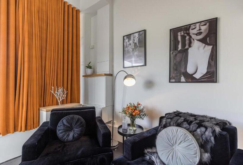 פנסיון Nudgenudge   Self Contained Luxe Guest Suite