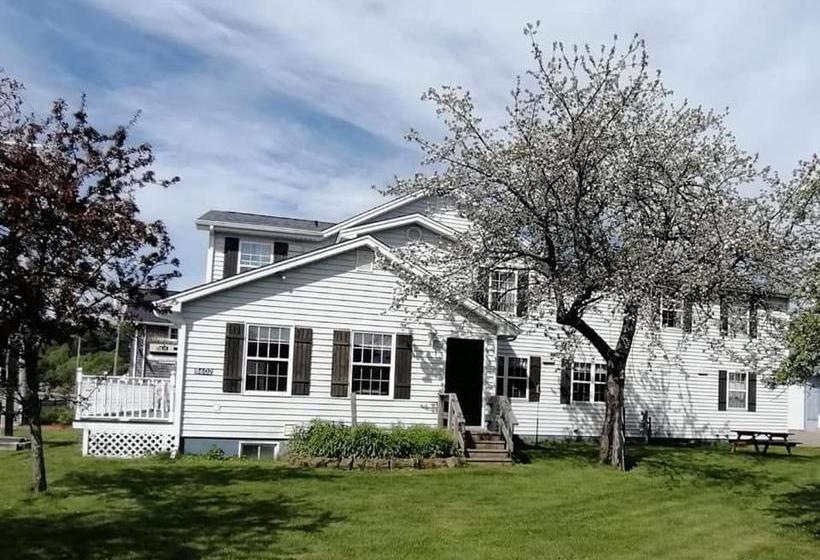 ベッドアンドブレックファースト Captain's Inn