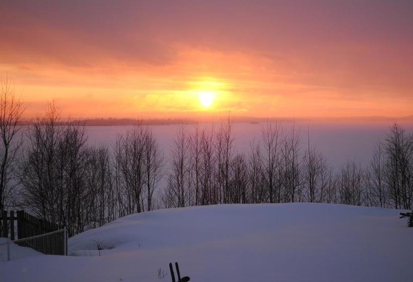 تختخواب و صبحانه Aux Pignons Gite