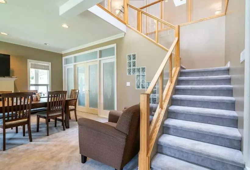 Cornerstone Bed And Breakfast