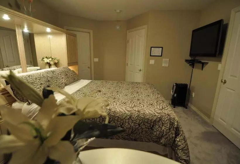 Cornerstone Bed And Breakfast
