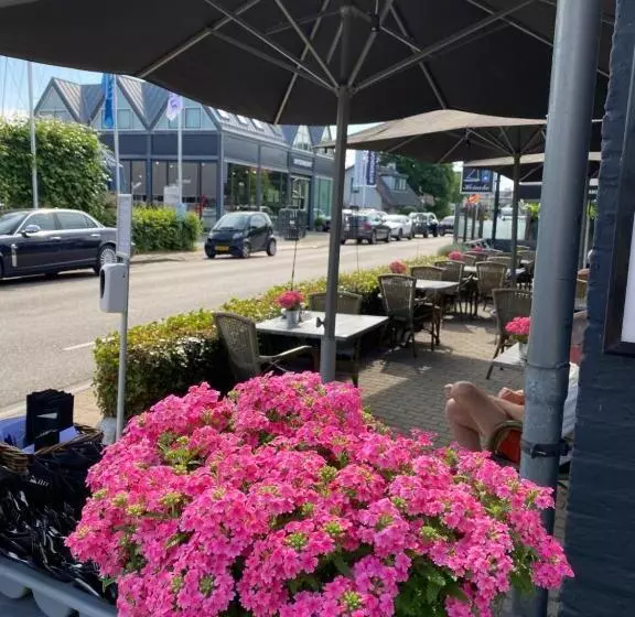 ホテル Café Restaurant Heineke