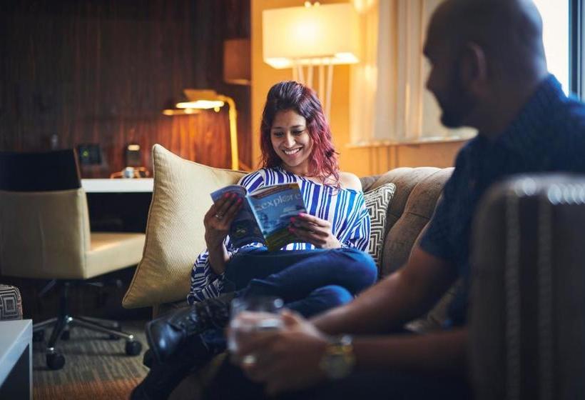 هتل The Luxus Boutique