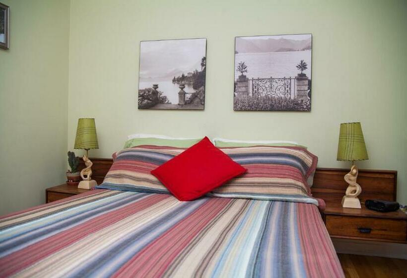 Maison Des Jardins B & B