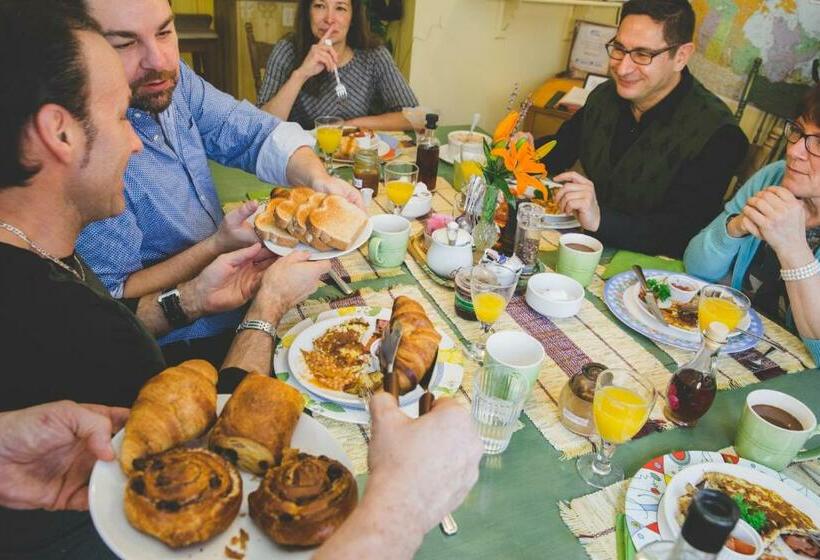 Maison Des Jardins B & B