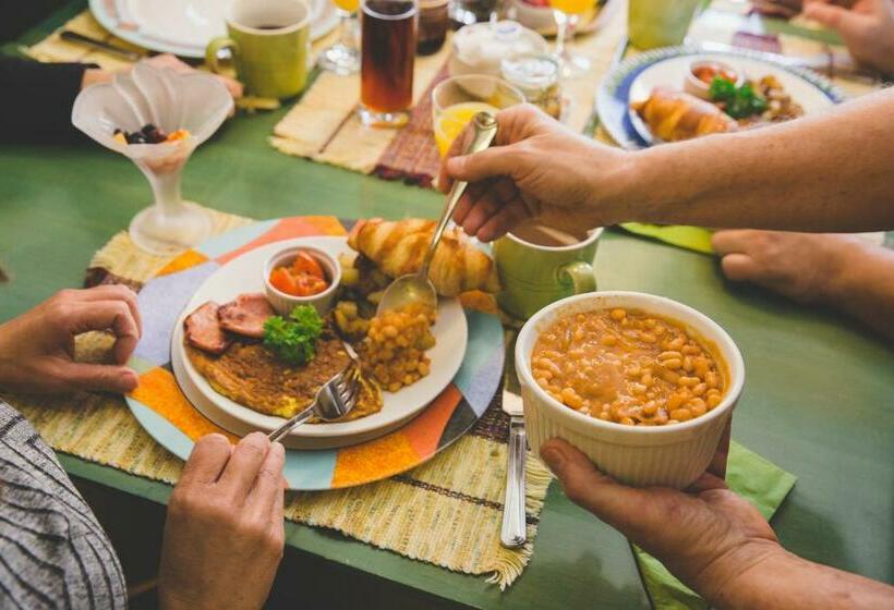 Maison Des Jardins B & B