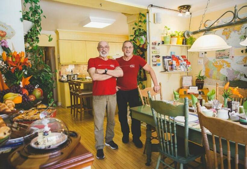 Maison Des Jardins B & B