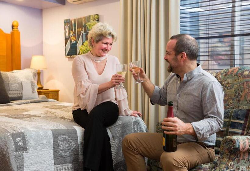 Maison Des Jardins B & B