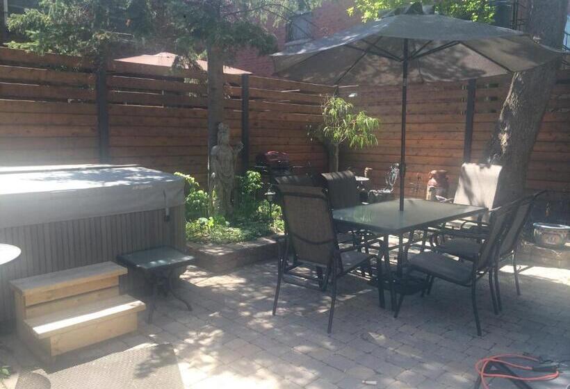 Maison Des Jardins B & B