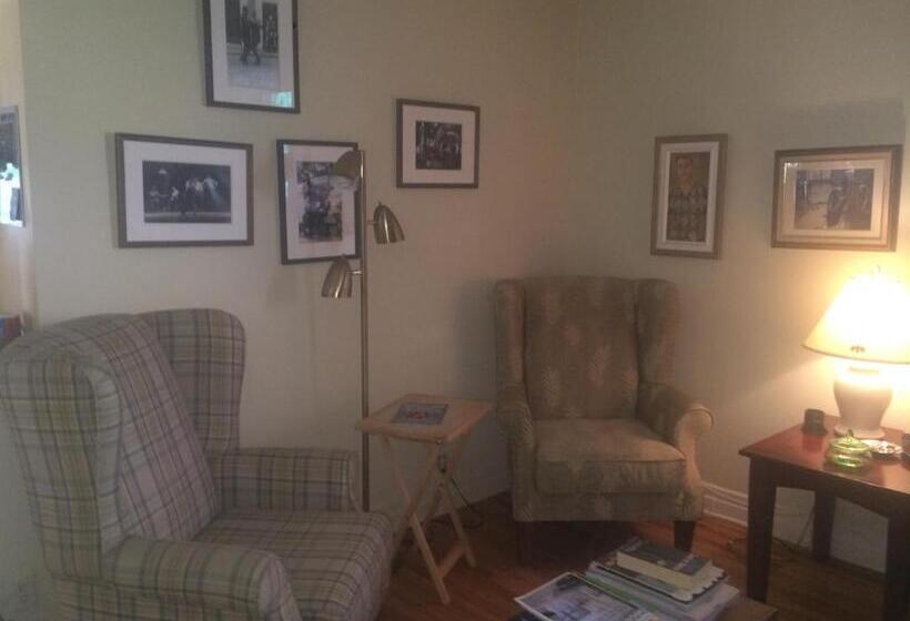 Maison Des Jardins B & B