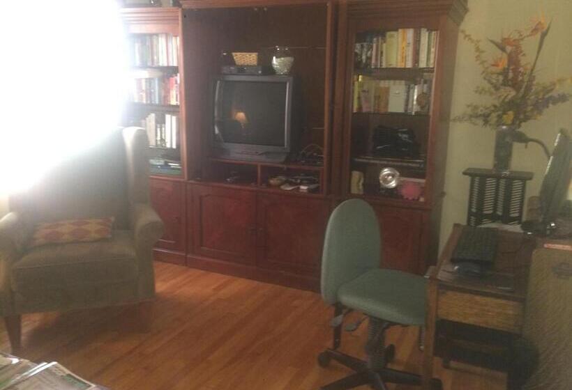 Maison Des Jardins B & B