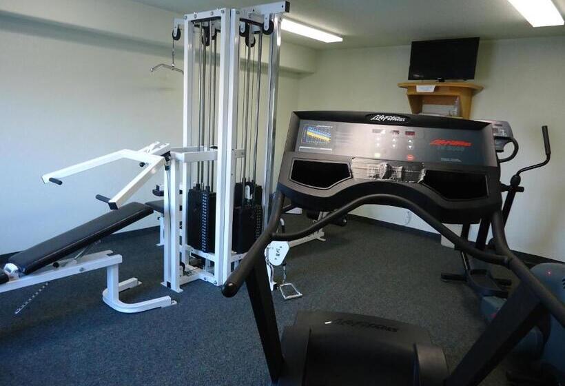 فندق على الطريق Super 8 By Wyndham Swan River Mb