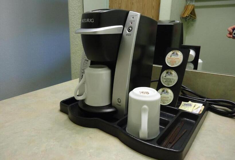 فندق على الطريق Super 8 By Wyndham Swan River Mb