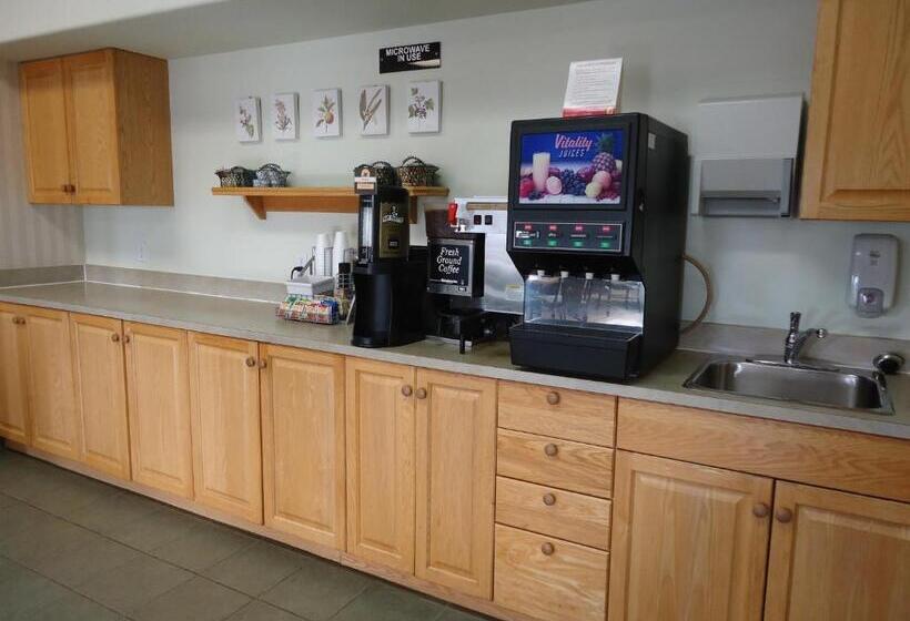 فندق على الطريق Super 8 By Wyndham Swan River Mb