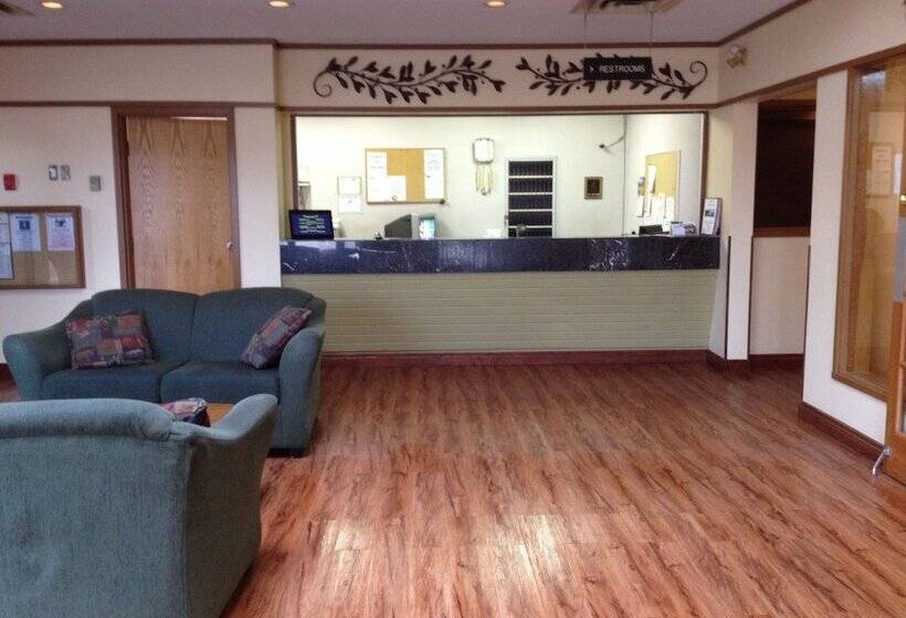 모텔 Tumbler Ridge Inn