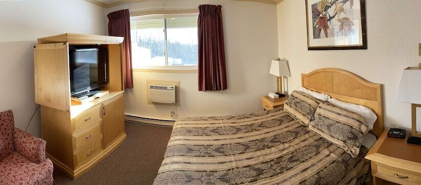 모텔 Tumbler Ridge Inn
