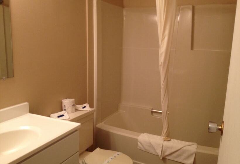 모텔 Tumbler Ridge Inn