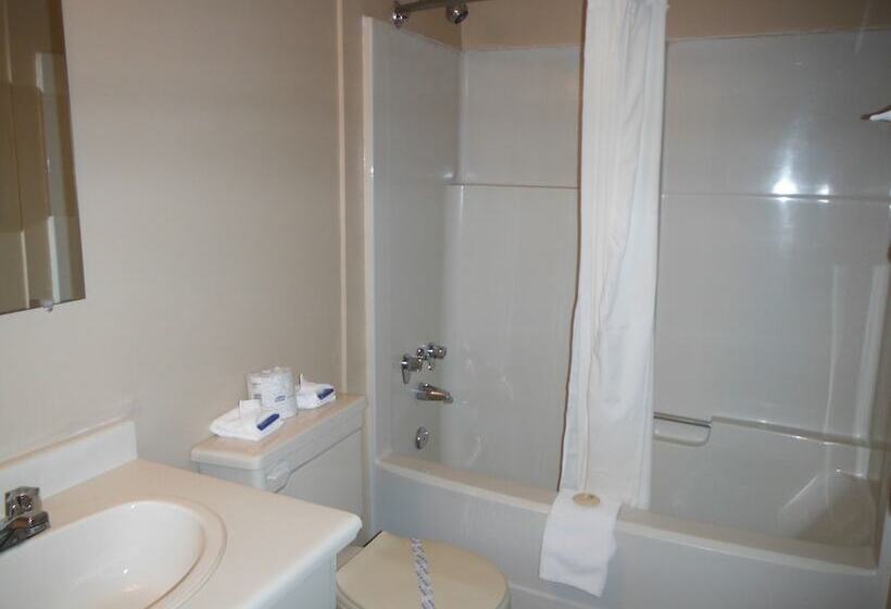 모텔 Tumbler Ridge Inn