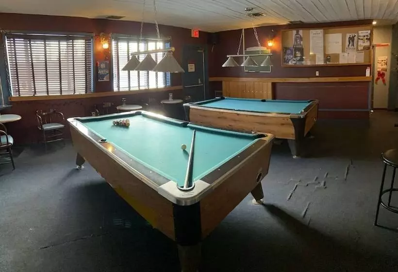 モーテル Tumbler Ridge Inn