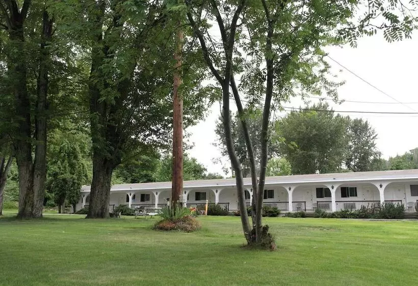 Ray Lyn Motel