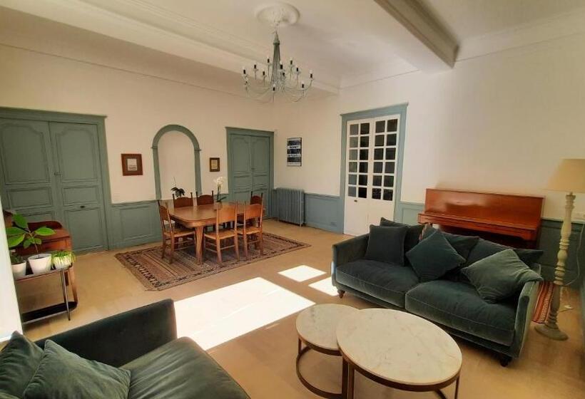 تختخواب و صبحانه L Essongère