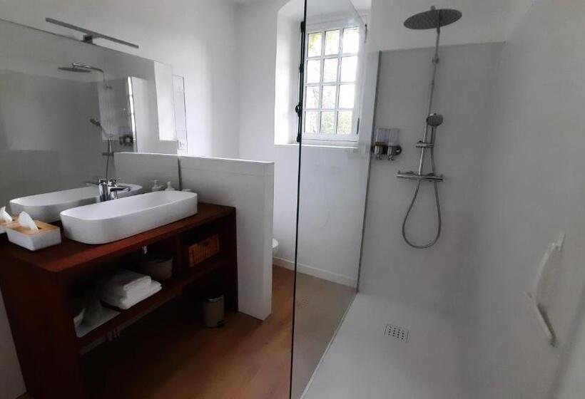 تختخواب و صبحانه L Essongère