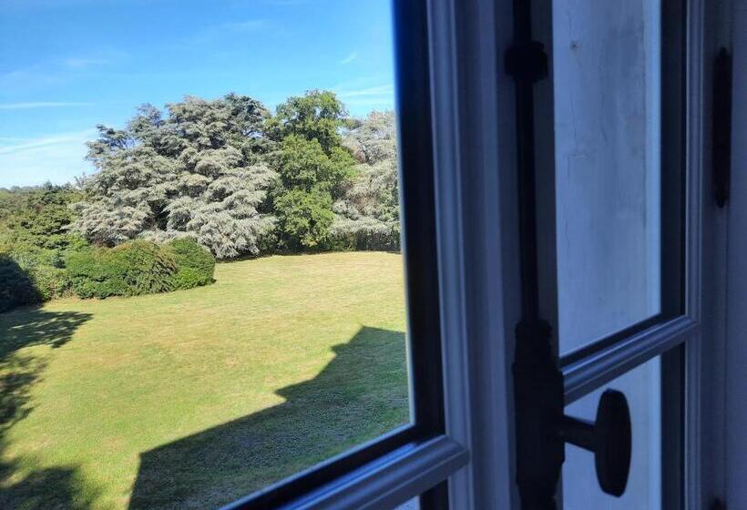 تختخواب و صبحانه L Essongère