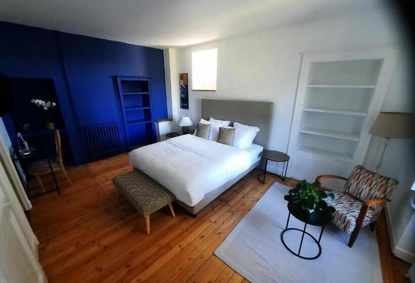 تختخواب و صبحانه L Essongère