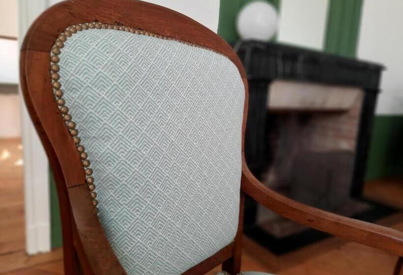 تختخواب و صبحانه L Essongère