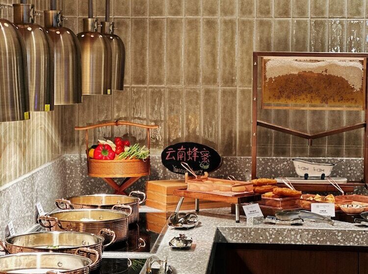 Отель Jen Kunming By Shangri La