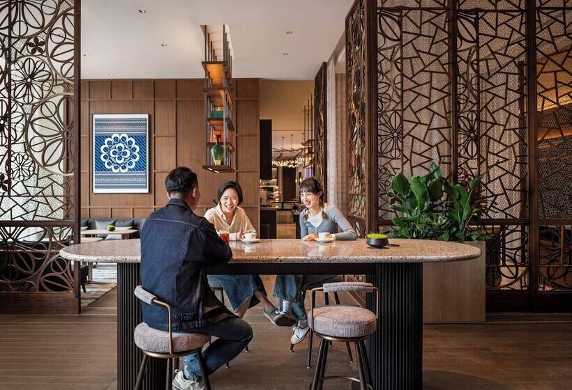 Отель Jen Kunming By Shangri La